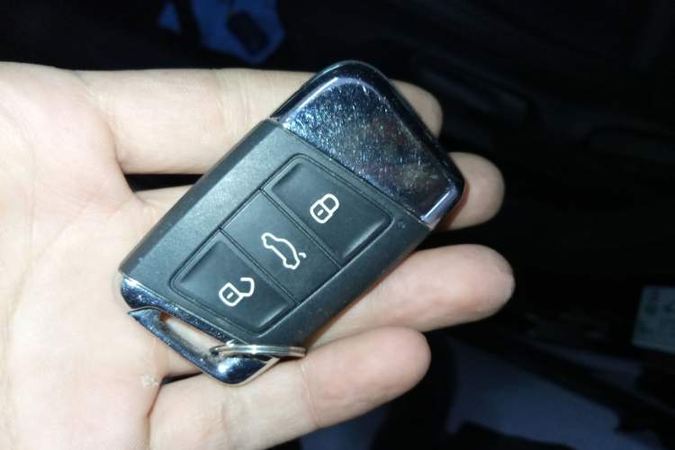 Used Volkswagen Passat 2020 Revised Version 280TSI Business Edition China VI Standard Vehicle Key