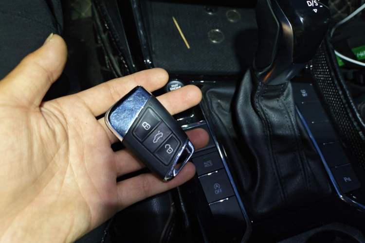 Used Volkswagen Passat 2020 330TSI Elite Edition China VI Vehicle Key