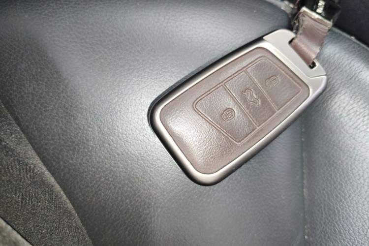 Used Volkswagen Passat 2020 330TSI Elite Edition China VI Vehicle Key