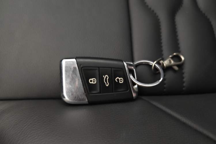 Used Volkswagen Passat 2020 280TSI Elite Edition China VI Standard Vehicle Key