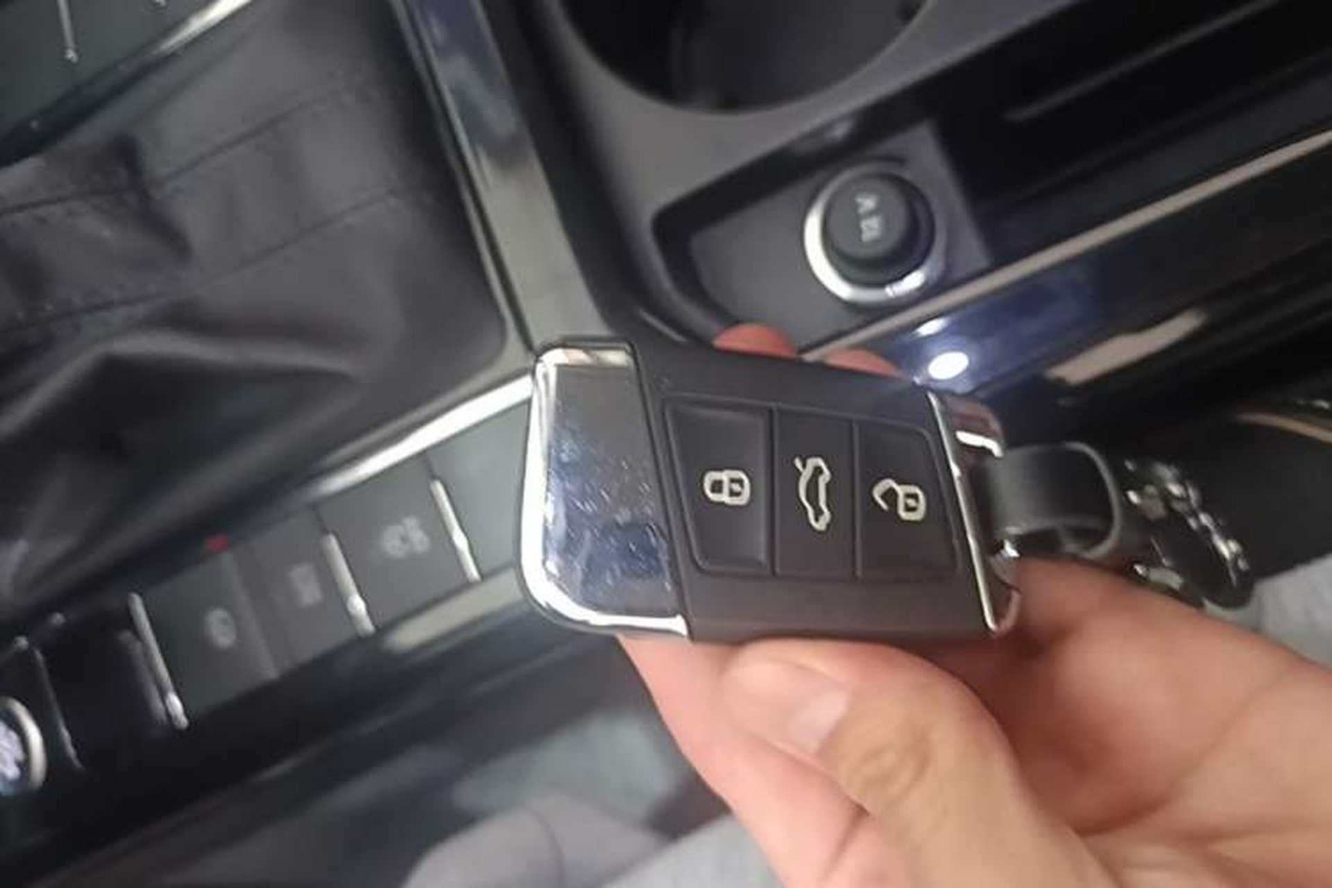 Used Volkswagen Passat 2020 Facelift 330TSI Elite Edition China VI Standard Vehicle Key