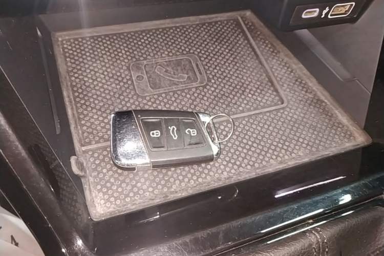 Used Volkswagen Passat 2020 330TSI Luxury Edition China VI Vehicle Key
