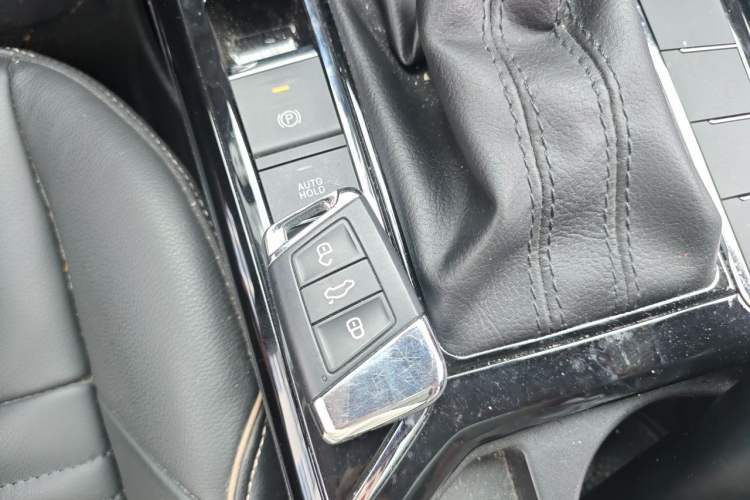 Used Volkswagen Passat 2020 330TSI Elite Edition China VI Vehicle Key