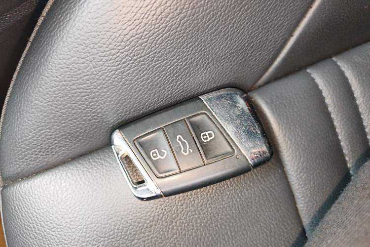 Used Volkswagen Passat 2020 330TSI Elite Edition China VI Vehicle Key