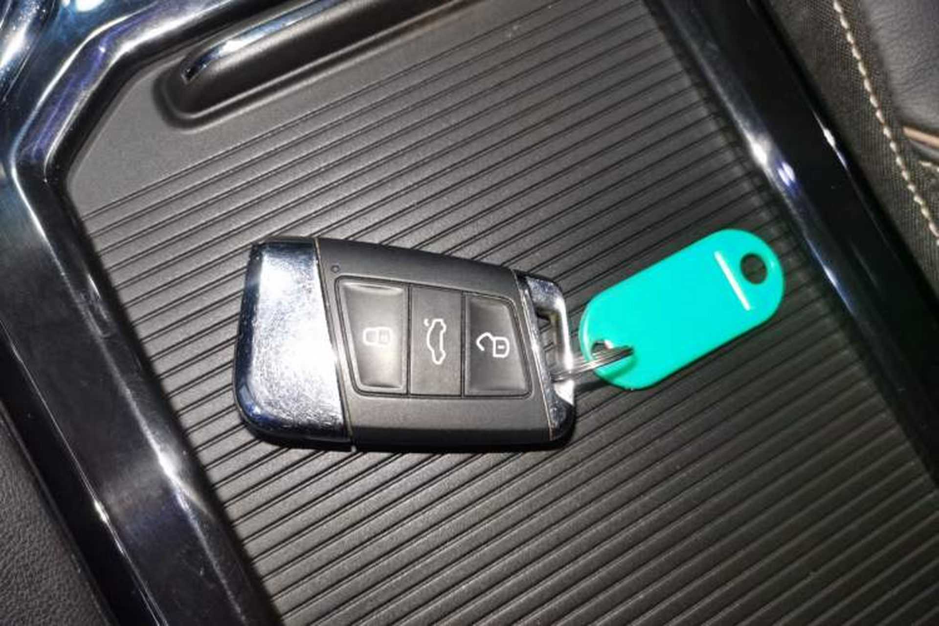Used Volkswagen Passat 2020 330TSI Elite Edition China VI Vehicle Key