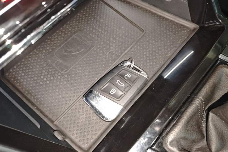 Used Volkswagen Passat 2020 330TSI Luxury Edition China VI Vehicle Key