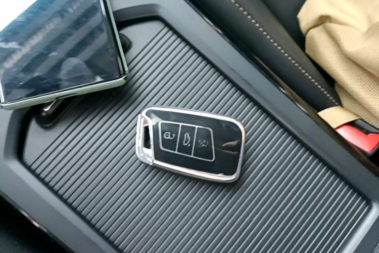 Used Volkswagen Passat 2020 Revised Version 280TSI Business Edition China VI Standard Vehicle Key