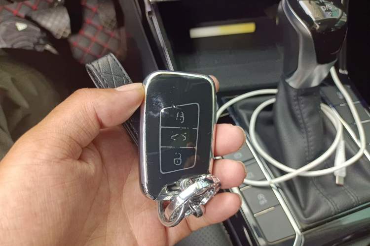 Used Volkswagen Passat 2020 330TSI Luxury Edition China VI Vehicle Key