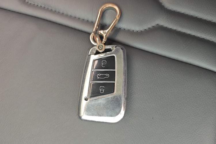 Used Volkswagen Passat 2020 330TSI Elite Edition China VI Vehicle Key