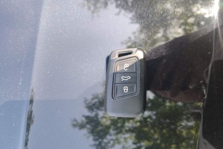 Used Volkswagen Passat 2020 330TSI Elite Edition China VI Vehicle Key