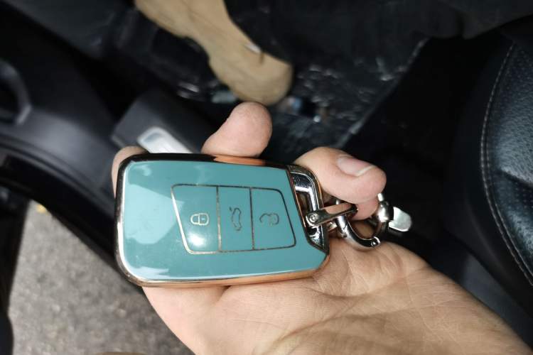 Used Volkswagen Passat 2020 330TSI Luxury Edition China VI Vehicle Key