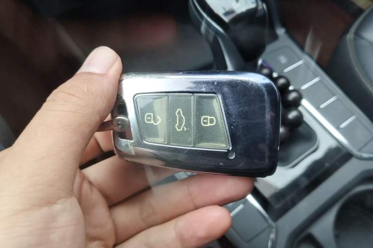 Used Volkswagen Passat 2020 Revised Version 280TSI Business Edition China VI Standard Vehicle Key