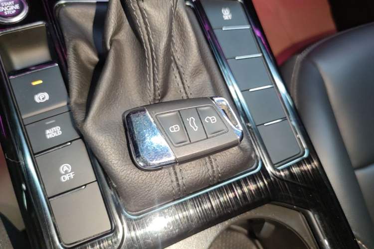 Used Volkswagen Passat 2020 Revised Version 280TSI Elite Edition China VI Standard Vehicle Key