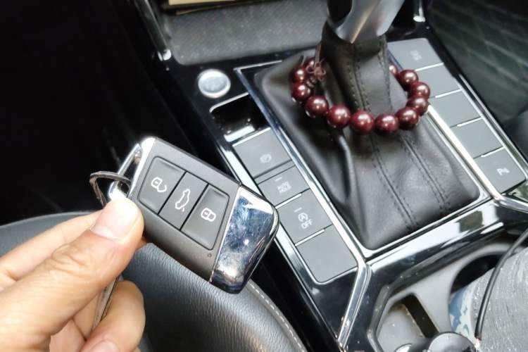 Used Volkswagen Passat 2020 330TSI Elite Edition China VI Vehicle Key