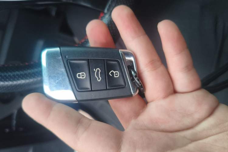 Used Volkswagen Passat 2020 Revised Version 280TSI Business Edition China VI Standard Vehicle Key