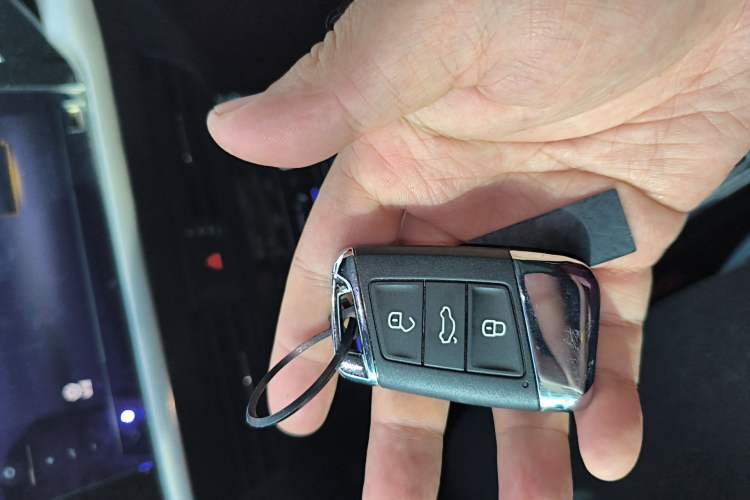Used Volkswagen Passat 2020 330TSI Elite Edition China VI Vehicle Key