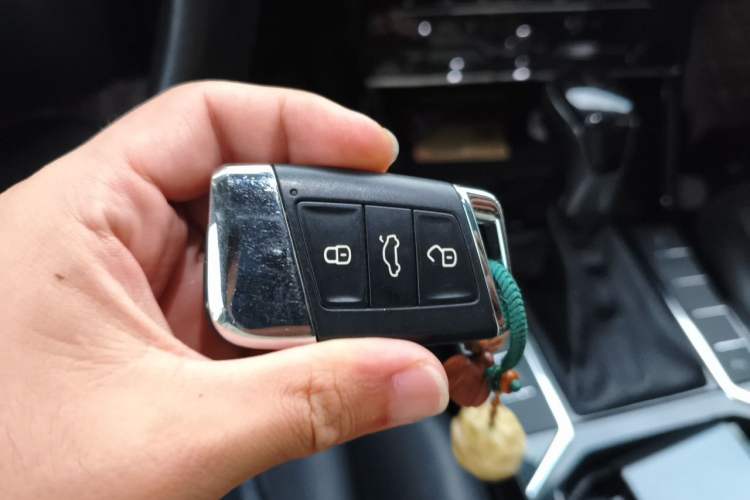 Used Volkswagen Passat 2020 330TSI Elite Edition China VI Vehicle Key