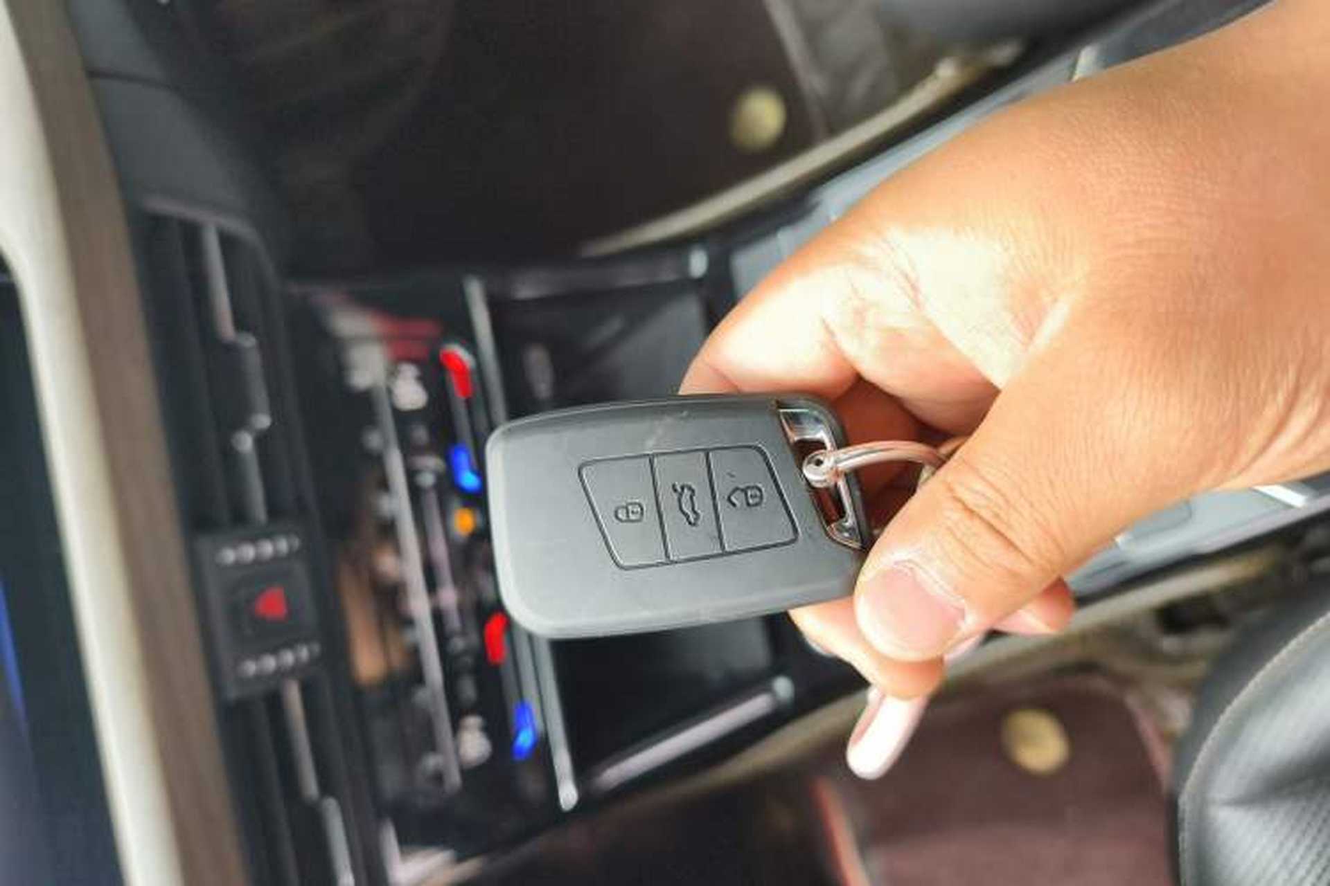 Used Volkswagen Passat 2020 330TSI Luxury Edition China VI Vehicle Key