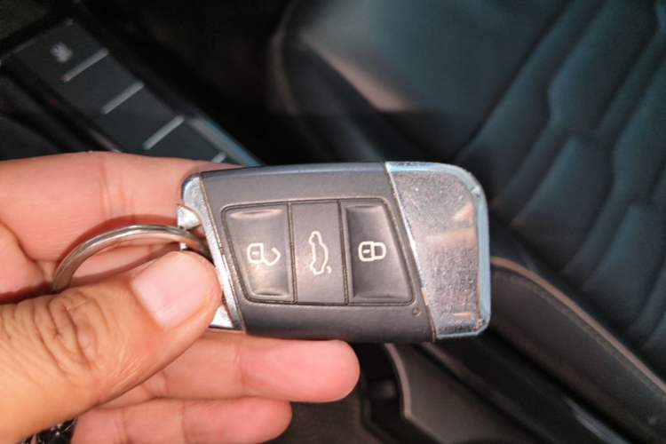 Used Volkswagen Passat 2020 330TSI Elite Edition China VI Vehicle Key