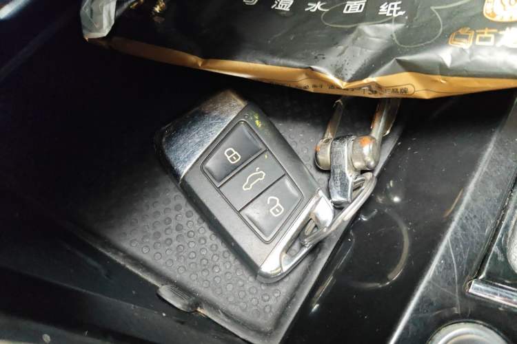 Used Volkswagen Passat 2020 330TSI Elite Edition China VI Vehicle Key