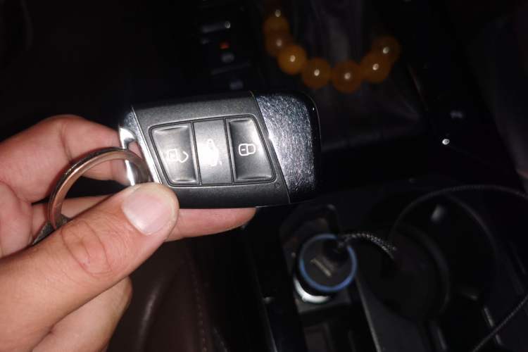 Used Volkswagen Passat 2020 330TSI Luxury Edition China VI Vehicle Key