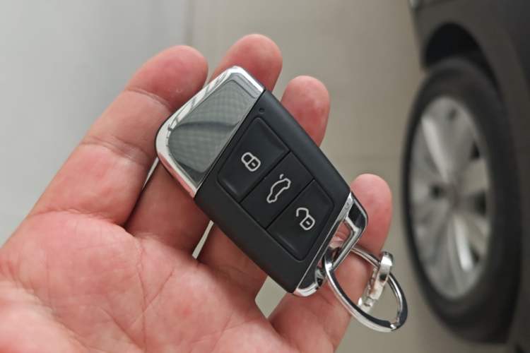 Used Volkswagen Passat 2020 330TSI Elite Edition China VI Vehicle Key
