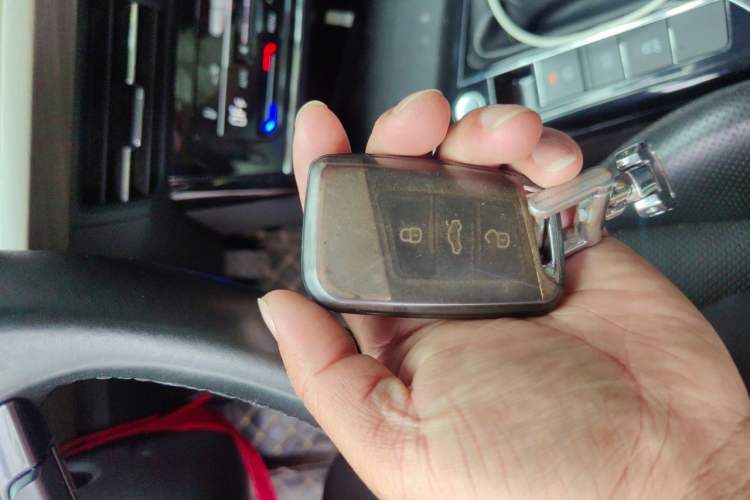 Used Volkswagen Passat 2020 330TSI Luxury Edition China VI Vehicle Key