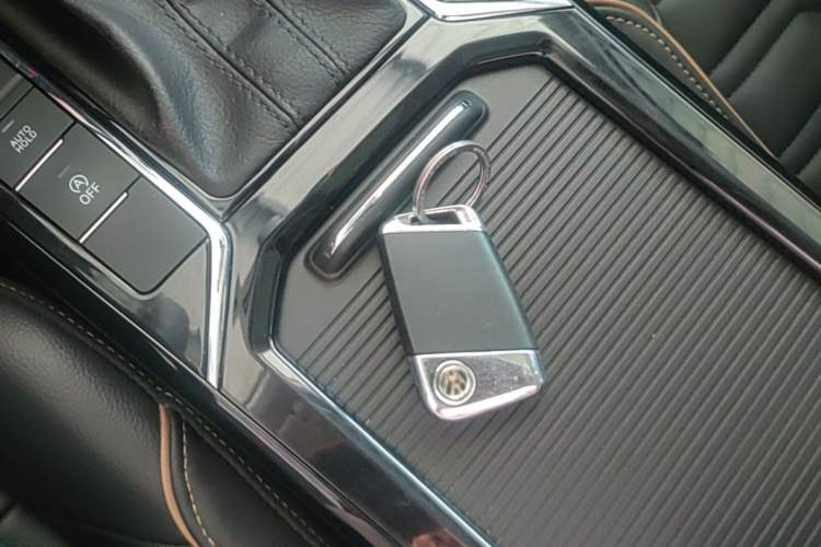 Used Volkswagen Passat 2020 330TSI Elite Edition China VI Vehicle Key