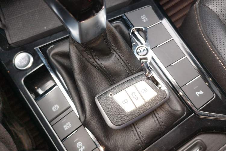Used Volkswagen Passat 2020 Revised Version 330TSI Luxury Edition China VI Standard Vehicle Key