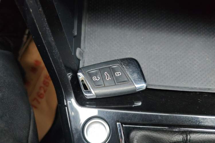 Used Volkswagen Passat 2020 330TSI Elite Edition China VI Vehicle Key