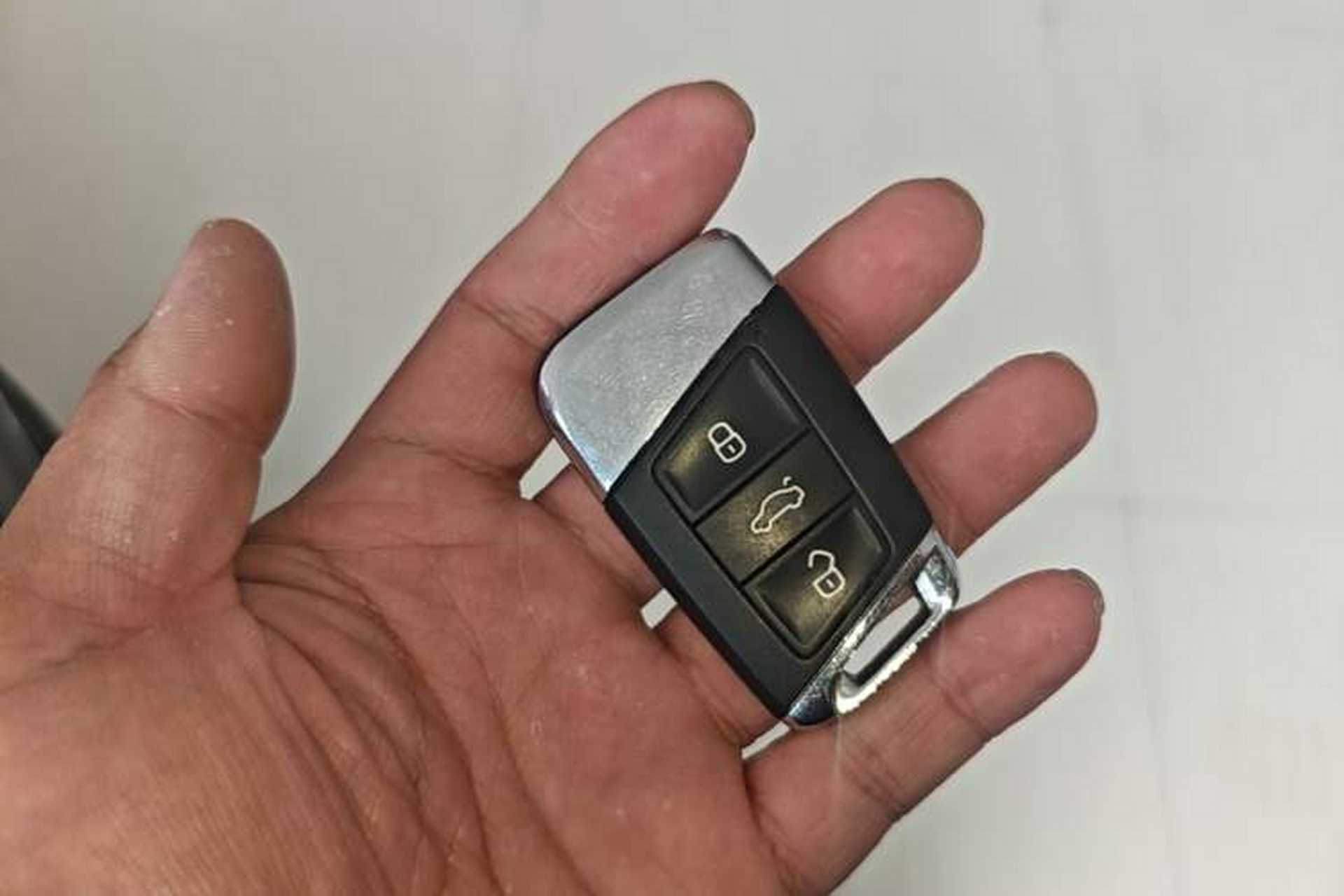 Used Volkswagen Passat 2020 330TSI Elite Edition China VI Vehicle Key
