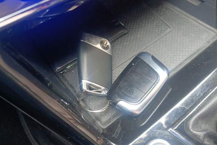 Used Volkswagen Passat 2020 330TSI Luxury Edition China VI Vehicle Key