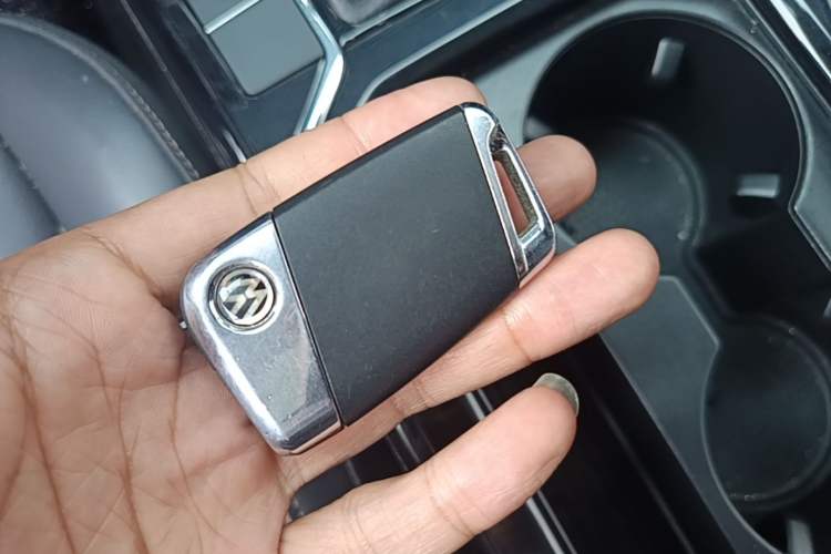 Used Volkswagen Passat 2020 330TSI Elite Edition China VI Vehicle Key