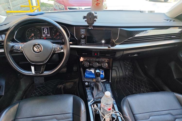 Used Volkswagen Passat 2020 330TSI Elite Edition China VI Center Console