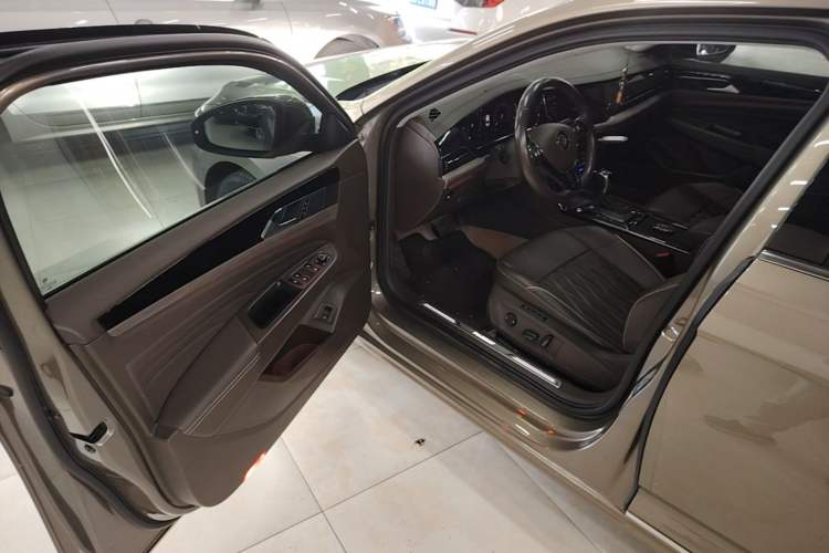 Used Volkswagen Passat 2020 330TSI Luxury Edition China VI Driver Seat