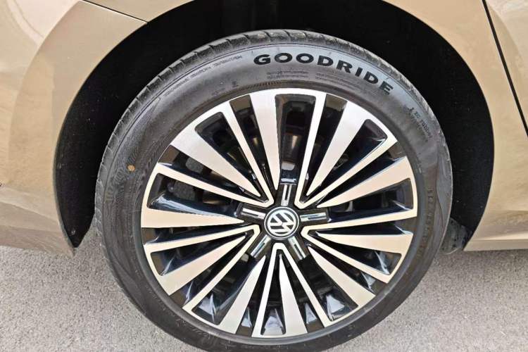 Used Volkswagen Passat 2020 330TSI Luxury Edition China VI Exterior 8