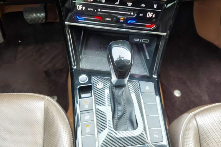 Used Volkswagen Passat 2020 330TSI Luxury Edition China VI Gear Lever