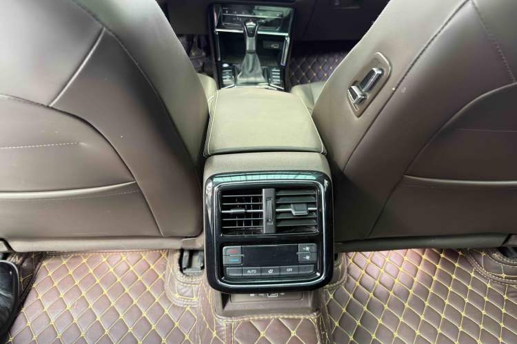 Used Volkswagen Passat 2020 330TSI Luxury Edition China VI Interior 7