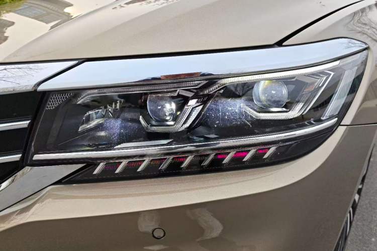 Used Volkswagen Passat 2020 330TSI Luxury Edition China VI Left Front Headlight