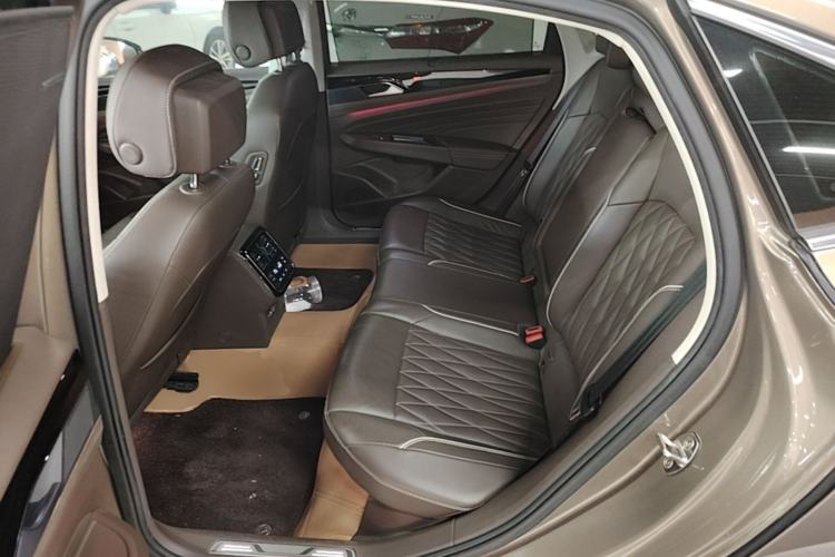Used Volkswagen Passat 2020 330TSI Luxury Edition China VI Left Rear Seat