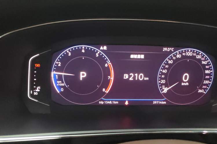 Used Volkswagen Passat 2020 330TSI Luxury Edition China VI Odometer Close Up