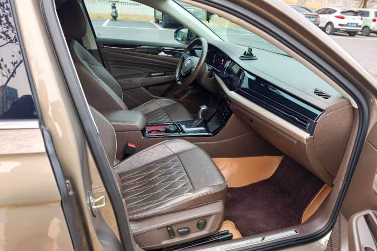 Used Volkswagen Passat 2020 330TSI Luxury Edition China VI Right Front Seat