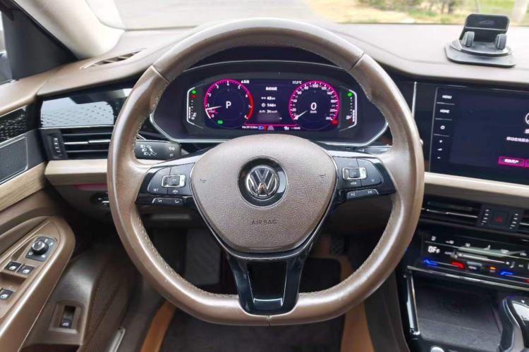 Used Volkswagen Passat 2020 330TSI Luxury Edition China VI Steering Wheel