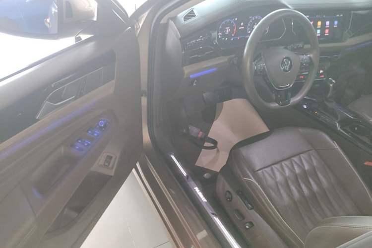 Used Volkswagen Passat 2020 330TSI Luxury Edition China VI Driver Seat