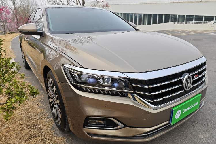 Used Volkswagen Passat 2020 330TSI Luxury Edition China VI Exterior 2