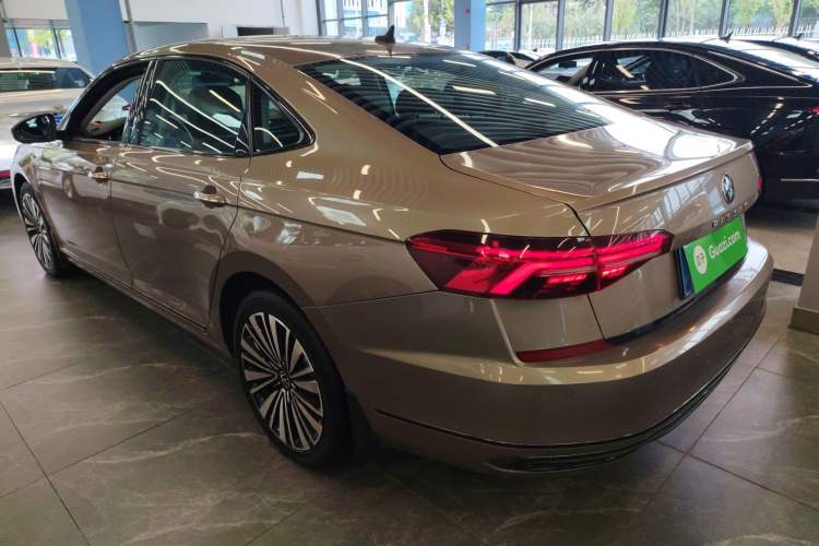 Used Volkswagen Passat 2020 330TSI Luxury Edition China VI Exterior 3
