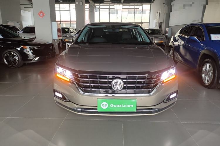 Used Volkswagen Passat 2020 330TSI Luxury Edition China VI Front