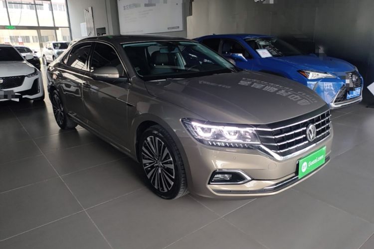 Used Volkswagen Passat 2020 330TSI Luxury Edition China VI Front Right 45 Deg