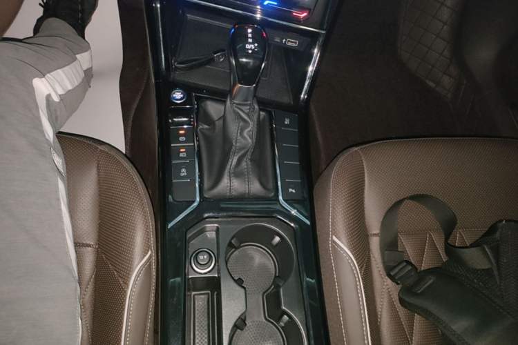 Used Volkswagen Passat 2020 330TSI Luxury Edition China VI Gear Lever