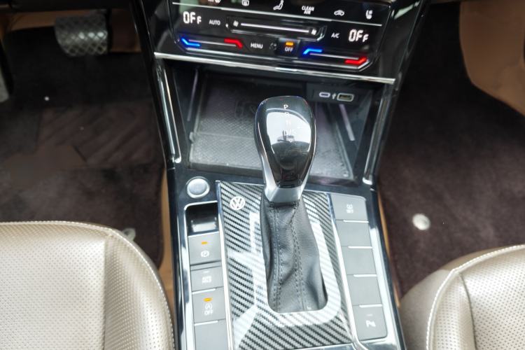 Used Volkswagen Passat 2020 330TSI Luxury Edition China VI Gear Lever